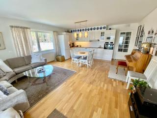 Spacious 3 Bedroom next to Thon Hotel, Storsenter Shopping, and 15 minutes to Oslo - 8