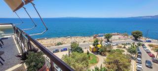 Above the Sea - Pireo - 0