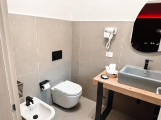 Re Lazzarone Suite - 3