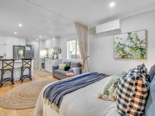 Comfort Cove - quiet luxury with full kitchen - 5