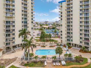 Steps to the Beach, Heated Pool, Tennis, Shuffleboard - Condo Seaside Sanctuary - Roelens - Fort Myers Beach - 9