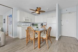 Steps to the Beach, Heated Pool, Tennis, Shuffleboard - Condo Seaside Sanctuary - Roelens - Fort Myers Beach - 5