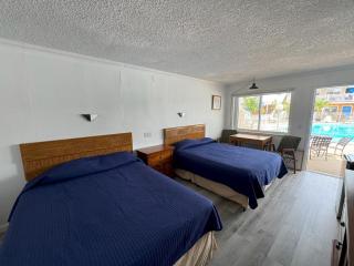 Sea Garden Motel - 2