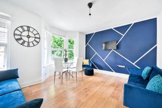 2-Bed, Sleeps 8 in Leyton E10, Near Stratford - 0