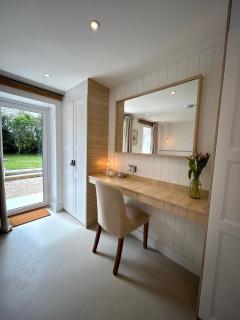 Countryside Retreat with hot tub - 8