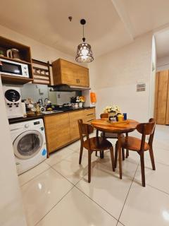Timurbay by Irish Studio Suite Seaview Wifi Netflix - Kuantan - 8