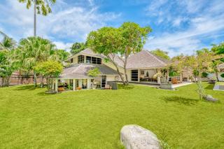 Spacious 2 Villas combined 9 bedrooms 2 pools - Seminyak - 1