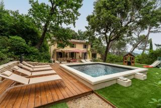 Villa provençale 200m2 entièrement climatisé piscine vue Ventoux - Villeneuve-lès-Avignon - 0