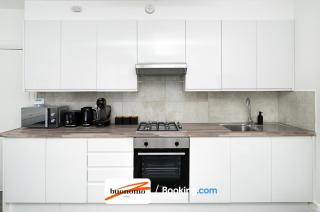Three Bedroom Apartment At Buonomo Stays Short Lets & Serviced Accommodation With Netflix & Games - Londra - 7