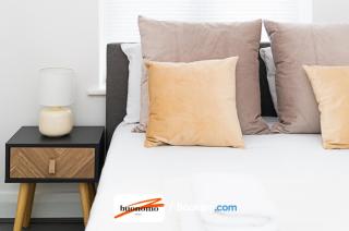 Three Bedroom Apartment At Buonomo Stays Short Lets & Serviced Accommodation With Netflix & Games - Londra - 1