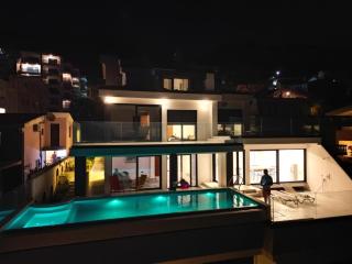 Sea Cliff Villa - Bar - 9