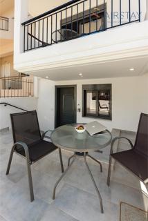 Cheli Apartments Airport by Airstay - Artemida - 2