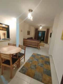 Chalet on the ground floor with a private garden in Grand Hills Village for families شاليه بالطابق الارضى مع جنينه خاصه بقريه جراند هيلز للعائلات - Dawwār ‘Abd Allāh - 1