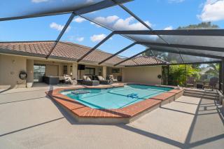 Surfside Beach House - Gorgeous Canal Front Home - Heated Pool & Boat Dock - Apollo Beach - 7