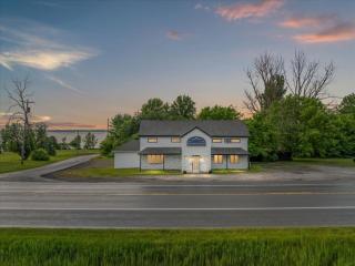 Whitewater The Genoa on Oneida Lake Sleeps 8 - 4