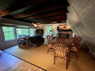 Cozy A-Frame Cabin Nestled In The Trees, Hot Tub - Killington - 3