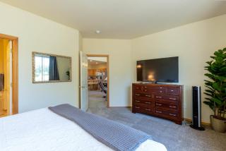 Spacious 4BR Private HOT TUB Eagle Crest Resort on Golf Course - Redmond - 1