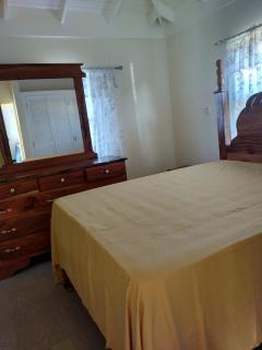 Remarkable 2-Bed House in Old Harbour - 2