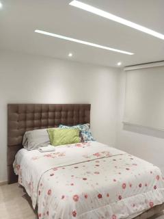 Hermosa lujosa y moderna casa boté de 4 habitaciones con piscina - 9