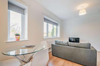 Modern, City living Apartments- Private parking - Oxford - 5