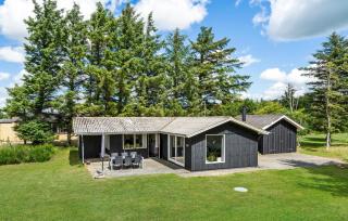 Beautiful Home In Spøttrup With Kitchen - 2