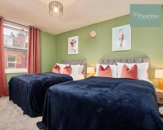 Large Leeds Home with Free Parking Sleeps 8 - Leeds - 1