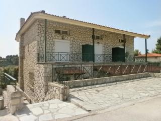 Stone villa 3-bed 3-storey 700m from sunset beach - Possidi - 3