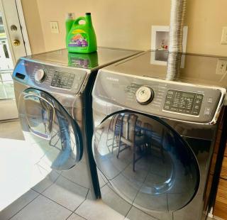 Airport 4BR2BA Double Garage Pet Friendly - Calgary - 6