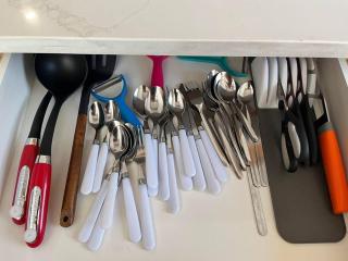 Airport 4BR2BA Double Garage Pet Friendly - Calgary - 2
