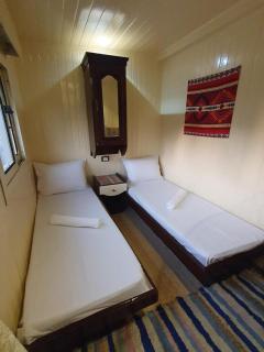 Moon Boat - Luxor - 1