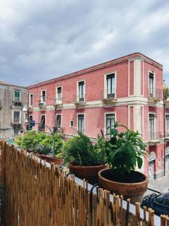 Balcone sul Castello Ursino al Centro Storico a Casa Ciuciù - Catania - 9