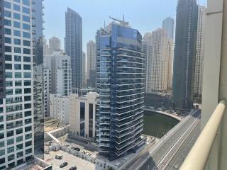 Very Convenient Apartment steps to Metro and Marina Mall Managed by SunnyHomes - Dubai - 4