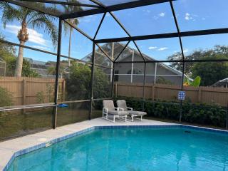 270 - Gracious 3 Bedroom Home Near Disney with Pool - 1