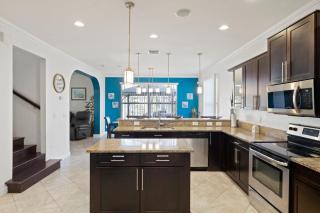 Pristine Waterfront Villa in Cape Coral with Lagoon Style Pool Spa and Boat Lift - Cape Coral - 6