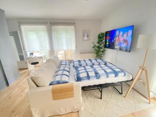 Stilvolles Apartment mit Balkon, Küche & Parkplatz - Waldstetten Zentrum - Waldstetten - 6