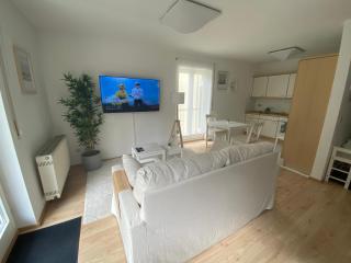 Stilvolles Apartment mit Balkon, Küche & Parkplatz - Waldstetten Zentrum - Waldstetten - 9