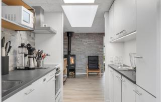 Beautiful Home In Hadsund With Wifi - 4