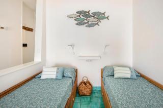 A Window to the Sea - Nettuno - 5