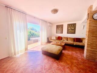 Casa Mediterránea con Jardín y Barbacoa - 2
