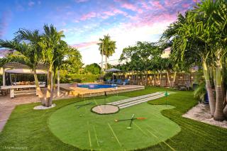 Coastal Paradise 7 min to Beach with Game Room Mini Golf and Heated Pool - Hollywood - 0
