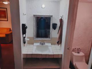 Gran Ubicaciòn y Comodidad muy Centrico - Cancún - 8