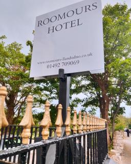 Roomours Hotel with Private Car Park - Llandudno - 9