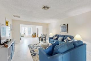 Tropical Fun - Cape Coral - 7