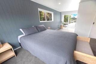 Okere Lakehouse Retreat - 4