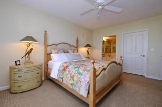 Coastal Comfort 3BR Condo Beachside Relaxation - Pawleys Island - 2