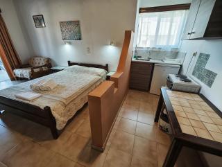 Manos Apartments - Kalamaki - 9