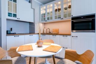 Lakeside Bliss - Cozy Retreat Just 500m from the Baltic Sea - Dziwnów - 0