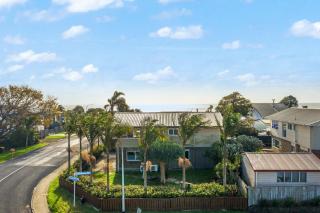 Sandy Feet Retreat close to Beach - 8