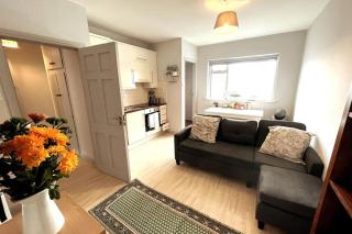 Centrally Located Two Bed Apartment - Sleeps Four - Galway - 0