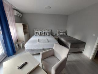 Apartments MIMOZA - 0